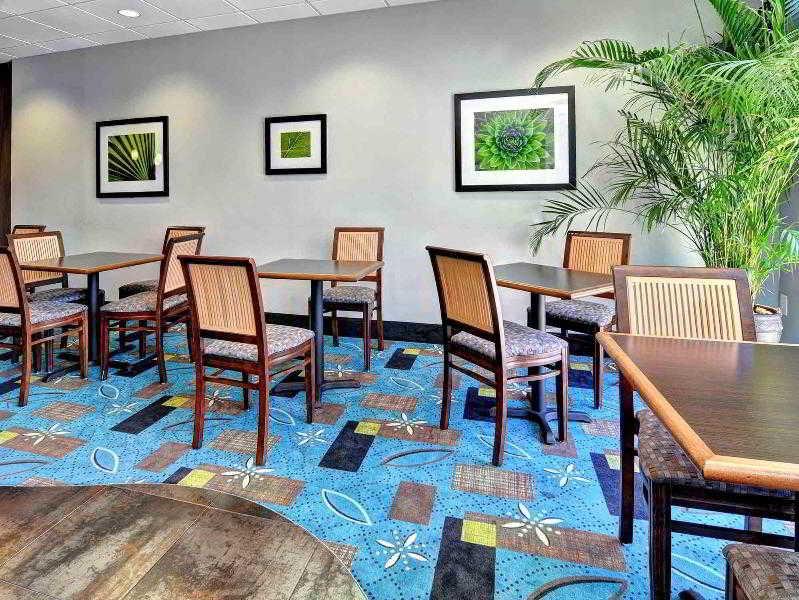 Comfort Suites New Bern Near Cherry Point Restaurant photo
